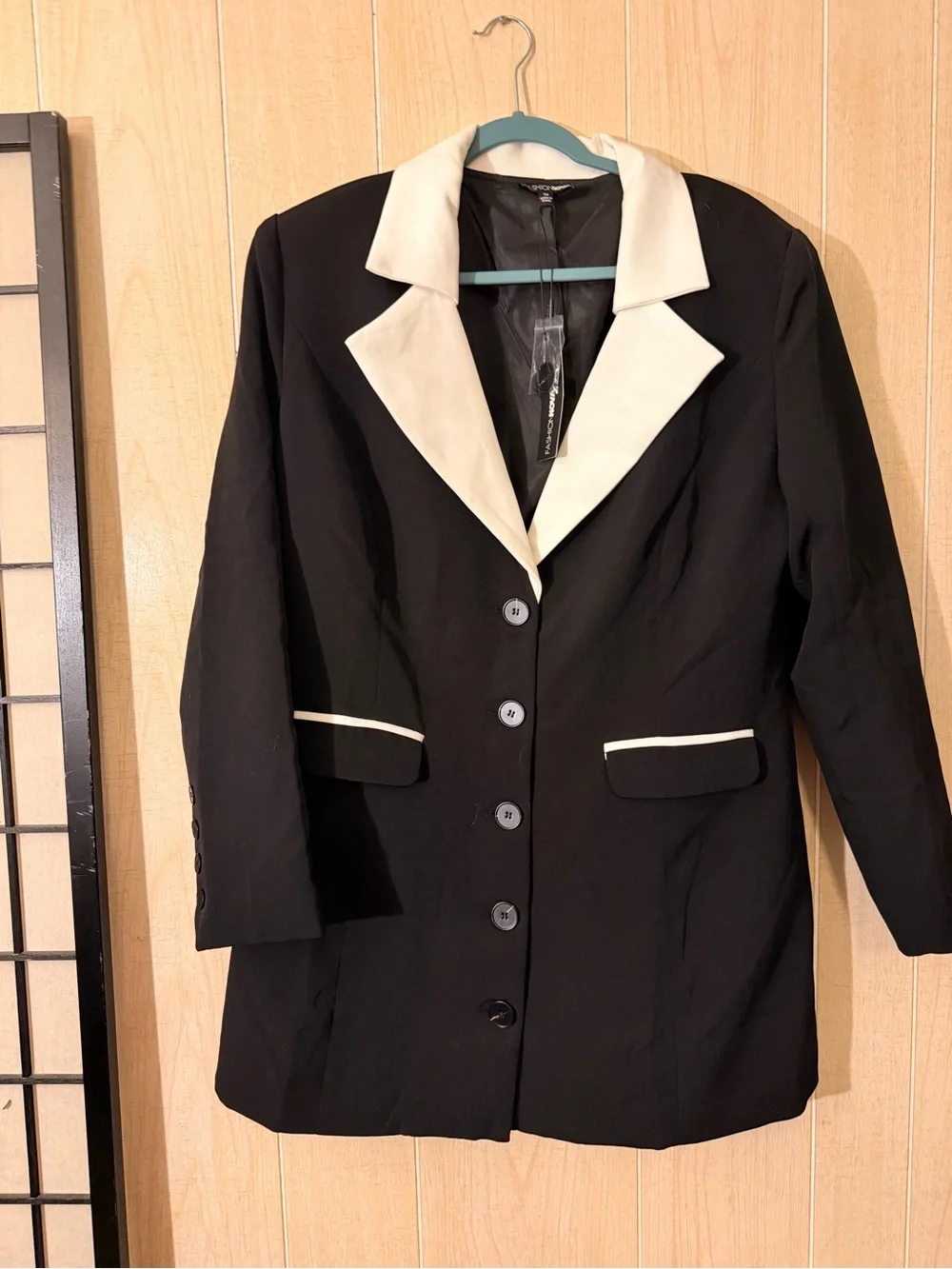 Fashion Nova Black Blazer with White Contrast Lapel & Pocket Trim